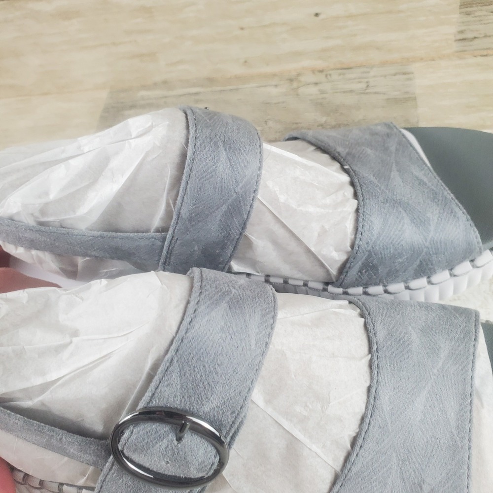 SKECHERS Illusion of Love Sandals Womens Sz 7 Gray Strap - Picture 2 of 11